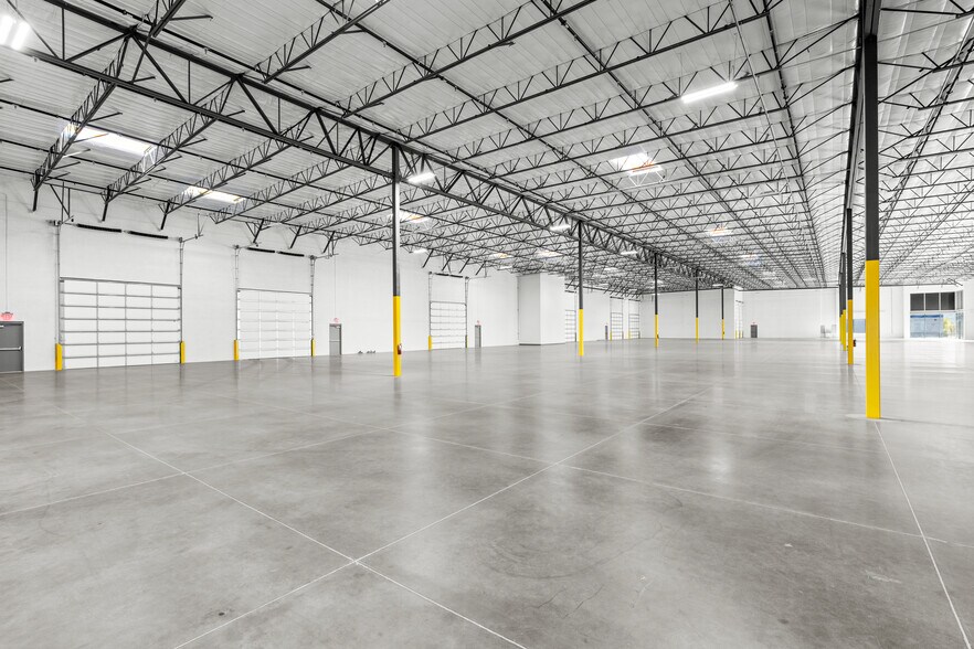 More Photos Of 2908 W Deer Valley Rd, Phoenix Warehouse For Sale