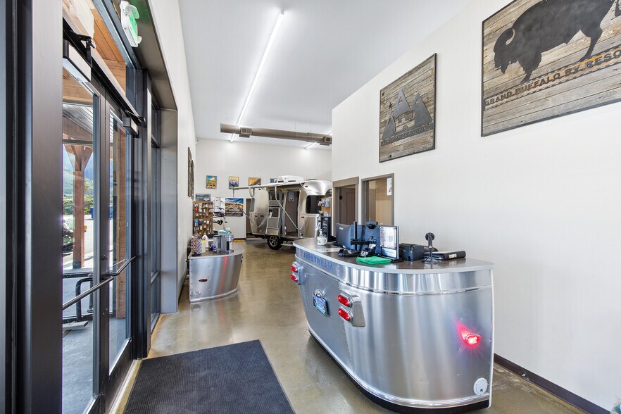 More Photos Of 22 Rorke rd, Etna General Retail For Sale