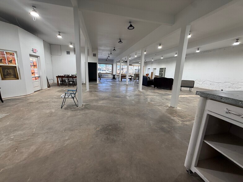 More Photos Of 218 Main St, Idalou Storefront Retail Office For Sale