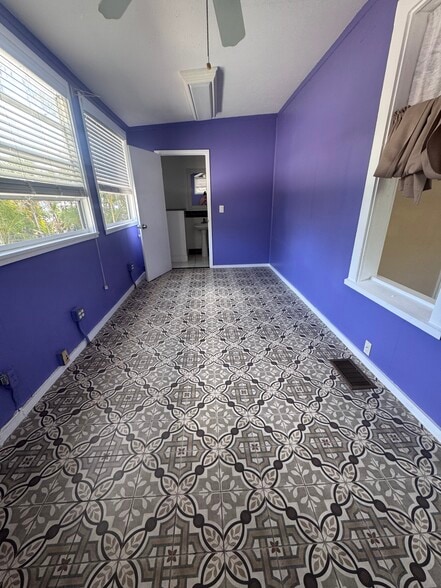 More Photos Of 12 W Orange St, Tarpon Springs Loft Creative Space For Lease