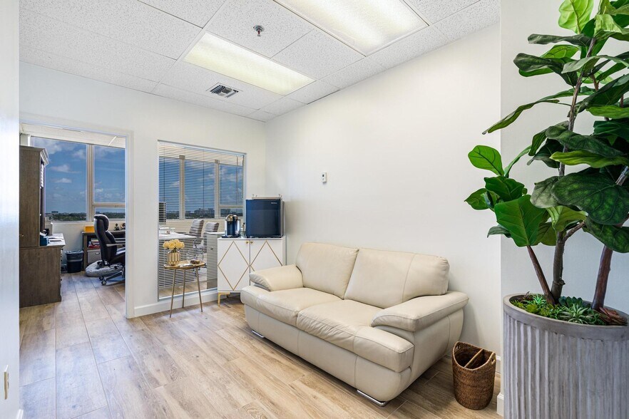 More Photos Of 2455 E Sunrise Blvd, Fort Lauderdale Loft Creative Space For Sale