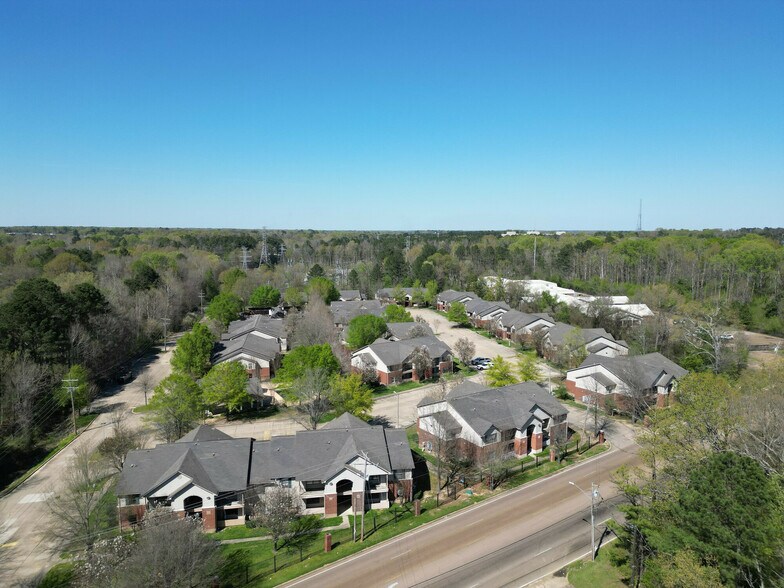 More Photos Of 1636 Raymond Rd, Jackson Apartments For Sale