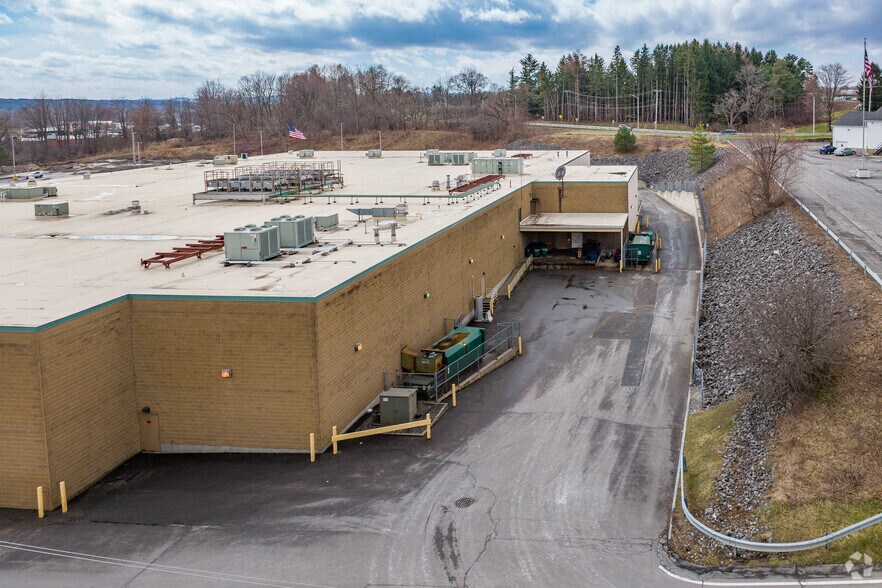 More Photos Of 4593 Commercial Dr, New Hartford Supermarket For Lease