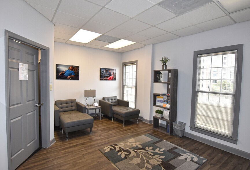 More Photos Of 2021 Richard Jones Rd, Nashville Office For Lease