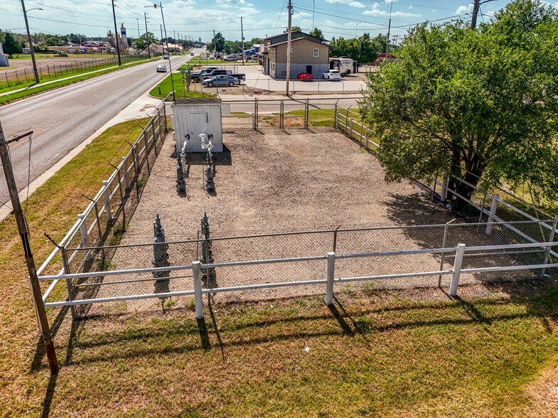 More Photos Of 1610 W 6th Ave, El Dorado General Retail For Sale