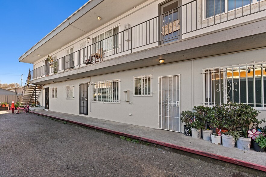 More Photos Of 1630 35th Ave, Oakland Apartments For Sale