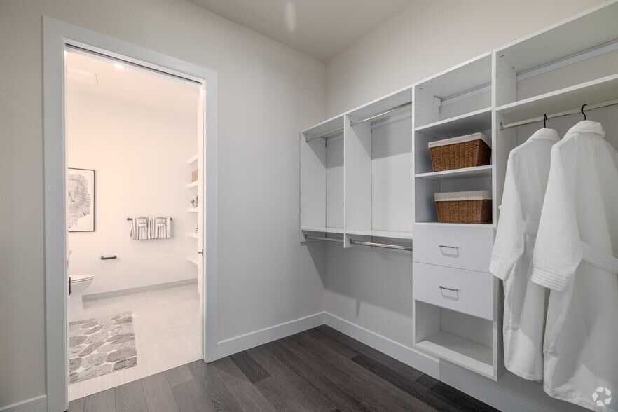 More Photos Of 630 Washington Ave, Belleville Apartments For Lease