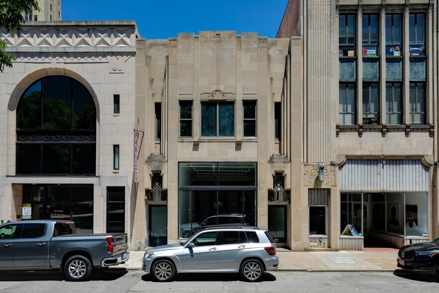 More Photos Of 304 E Grace St, Richmond Storefront Retail Office For Sale