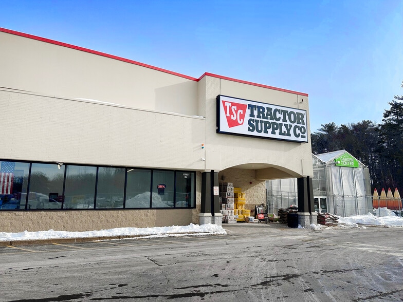 Primary Photo Of 270 Lafayette Rd, Seabrook Unknown For Lease