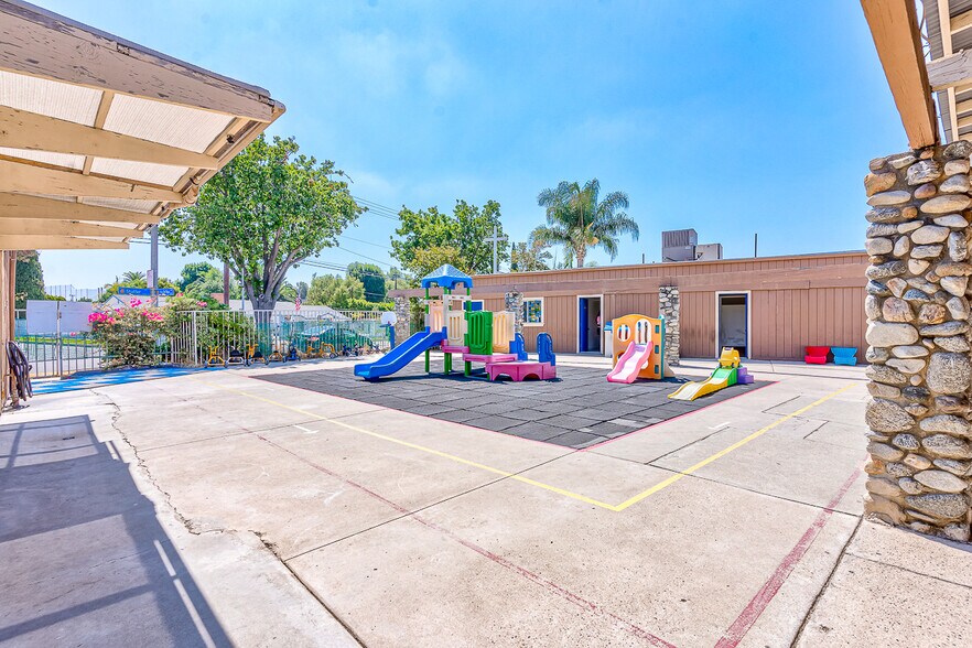 More Photos Of 2261 N Orange Olive Rd, Orange Religious Facility For Sale