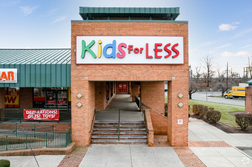 More Photos Of 550 Getty Ave, Clifton General Retail For Sale