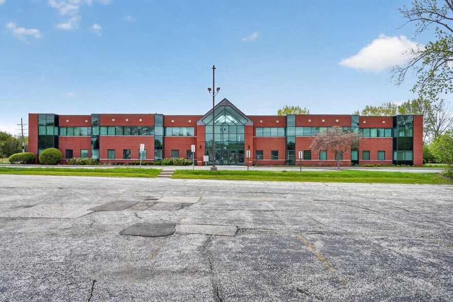 More Photos Of 213 Front St, McHenry Office For Lease