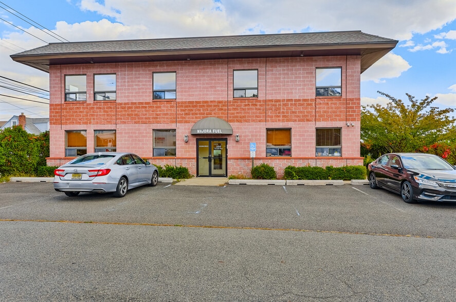 More Photos Of 256 Kennedy Blvd, Bayonne Industrial For Lease