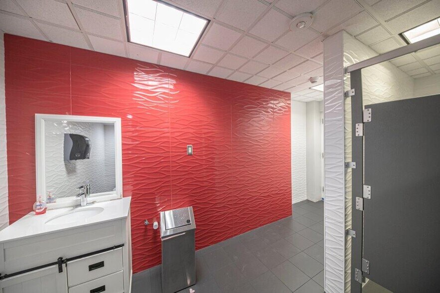 More Photos Of 125 W Missouri Ave, Midland Office For Lease
