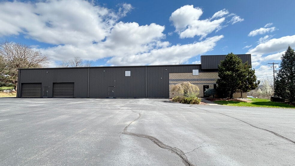 More Photos Of 475 Business Park Ln, Allentown Warehouse For Lease
