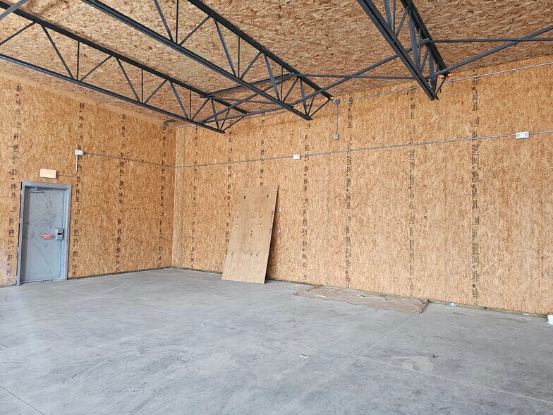 More Photos Of 2320 Union Blvd, Bay Shore General Retail For Lease