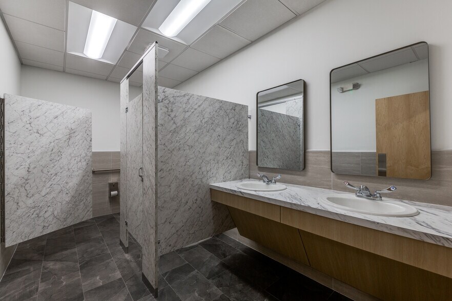 More Photos Of 1735 Babcock Rd, San Antonio Office For Lease