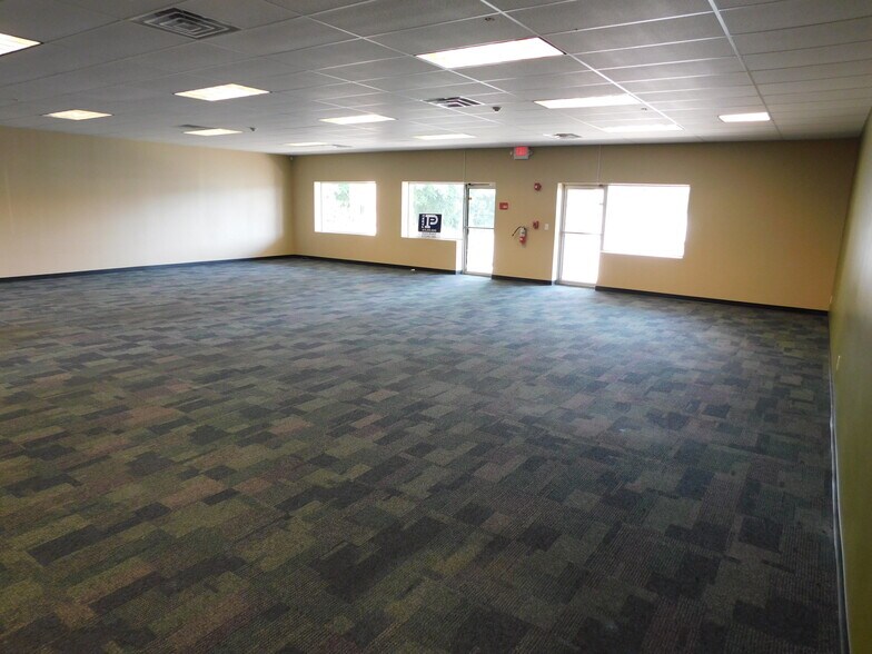 More Photos Of 875 Union St, Shelbyville Storefront Retail Office For Sale
