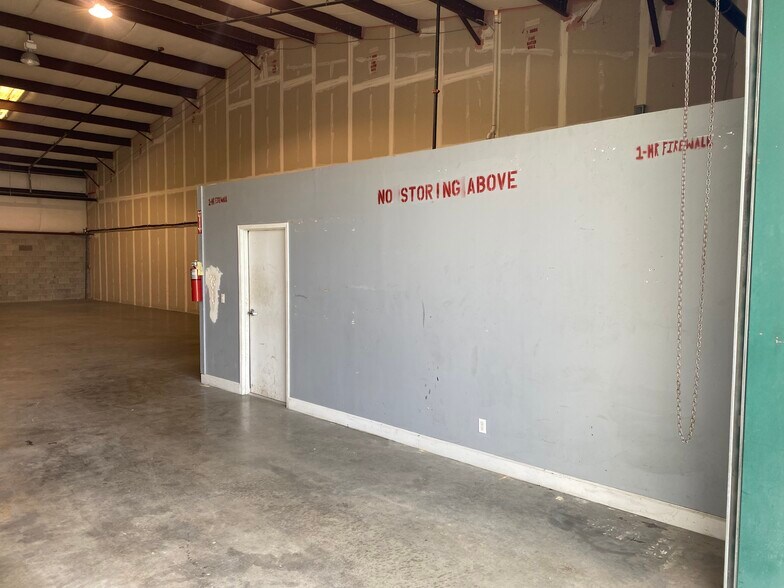 More Photos Of 6973 Highway Ave, Jacksonville Warehouse For Sale