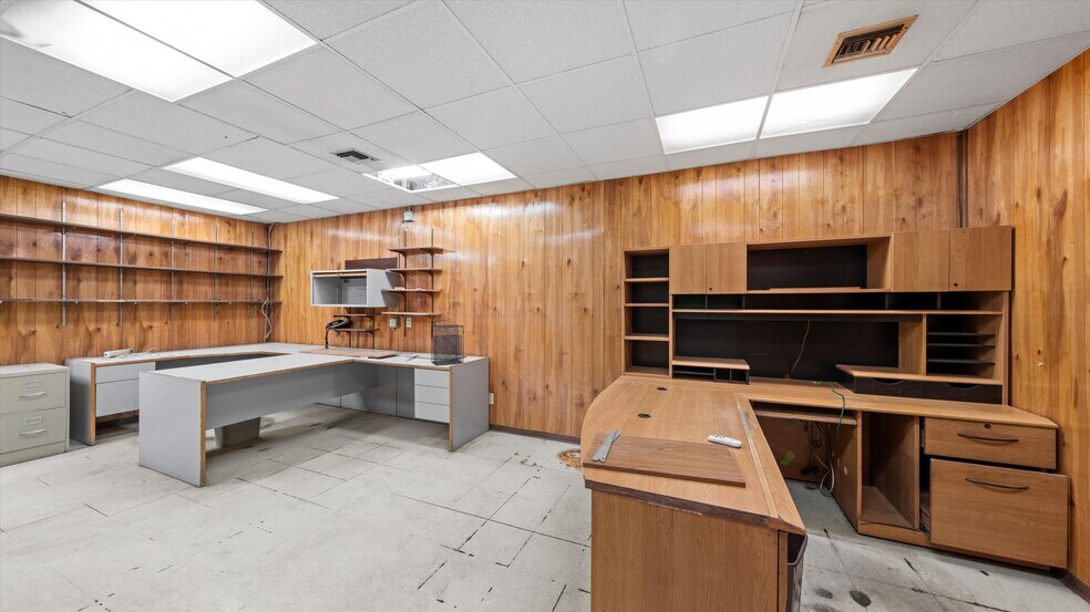 More Photos Of 1722 Morgan Rd, Sunnyside Warehouse For Sale