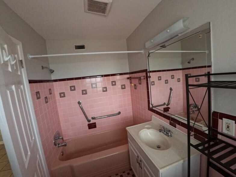 More Photos Of , Saint Petersburg Multifamily For Sale