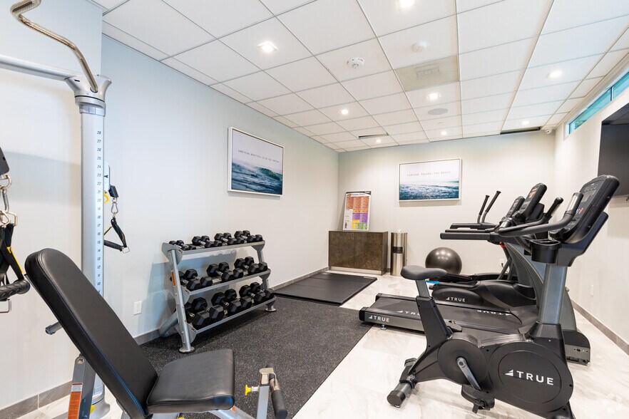 More Photos Of 4864 Melrose Ave, Los Angeles Apartments For Lease