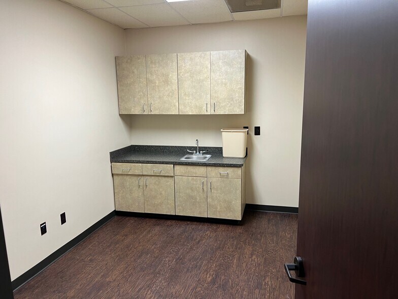 More Photos Of 11110 E I-10 Fwy, Houston Office For Sale