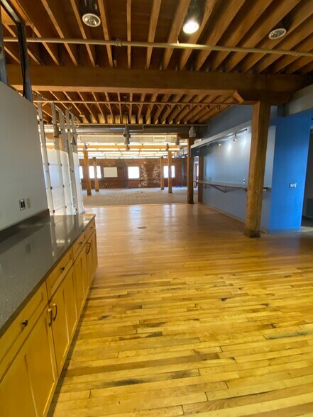 More Photos Of 3030 Penn Ave, Pittsburgh Loft Creative Space For Sale