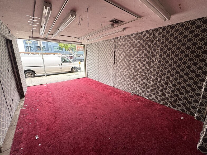 More Photos Of 261-275 E Olympic Blvd, Los Angeles Storefront For Lease