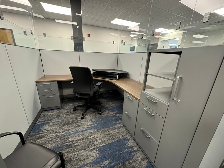 More Photos Of 2958 Gateway Dr, Elkhart Office For Sale