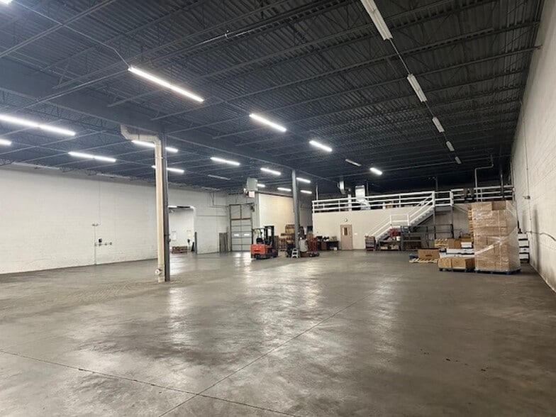 More Photos Of 290 Industrial Dr, Wauconda Warehouse For Sale