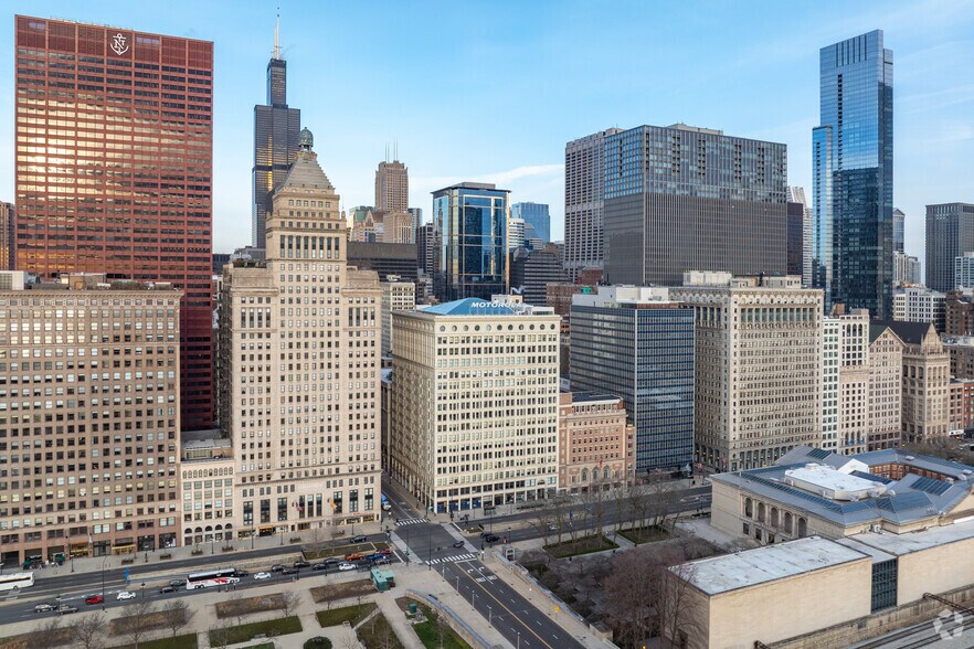 More Photos Of 224 S Michigan Ave, Chicago Office For Lease