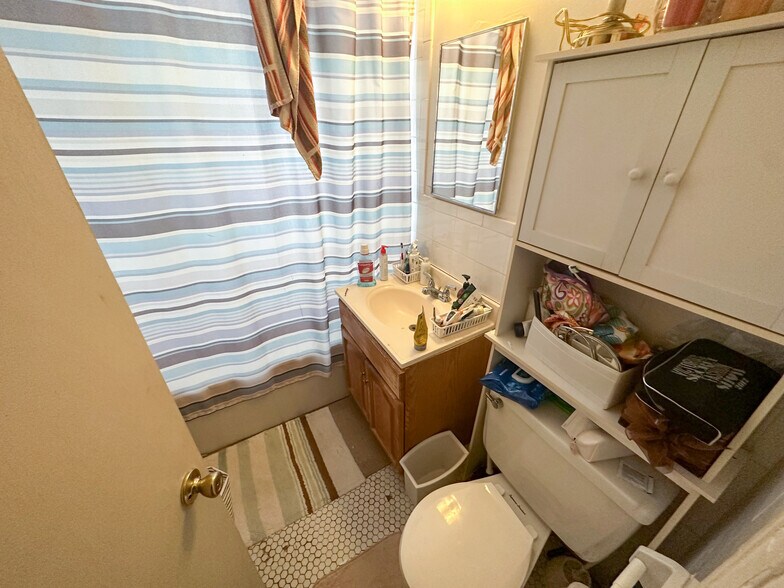 More Photos Of 388-390 Woodland St, Hartford Apartments For Sale