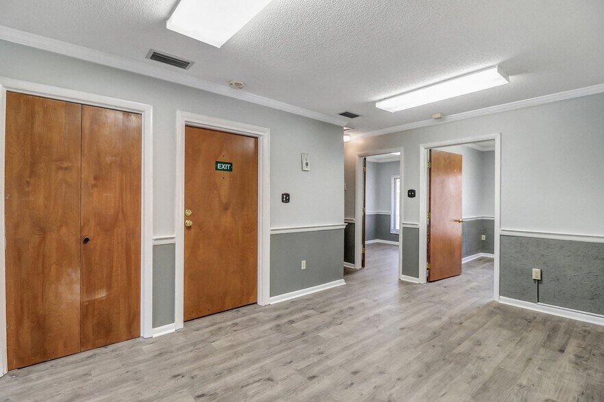 More Photos Of 7370 Hodgson Memorial Dr, Savannah Office For Sale