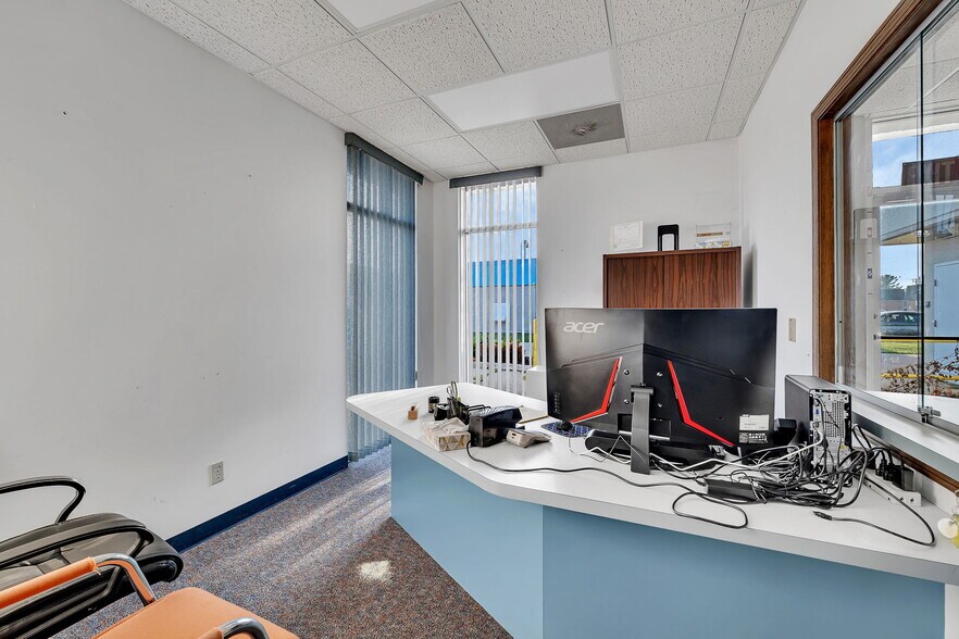 More Photos Of 24 Danny's Dr, Streator Bank For Sale