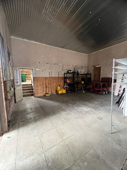 More Photos Of 11 E Texas Ave, Baytown General Retail For Sale