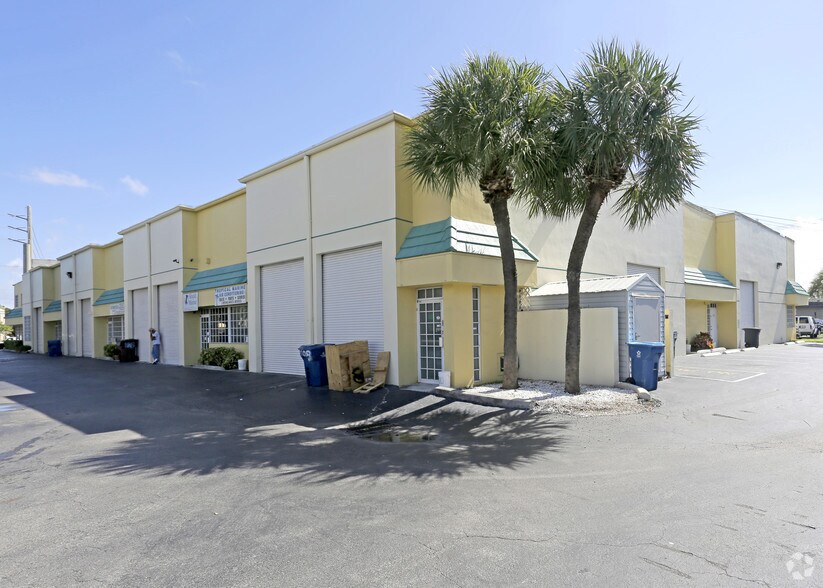 More Photos Of 3200 S Andrews Ave, Fort Lauderdale Warehouse For Lease