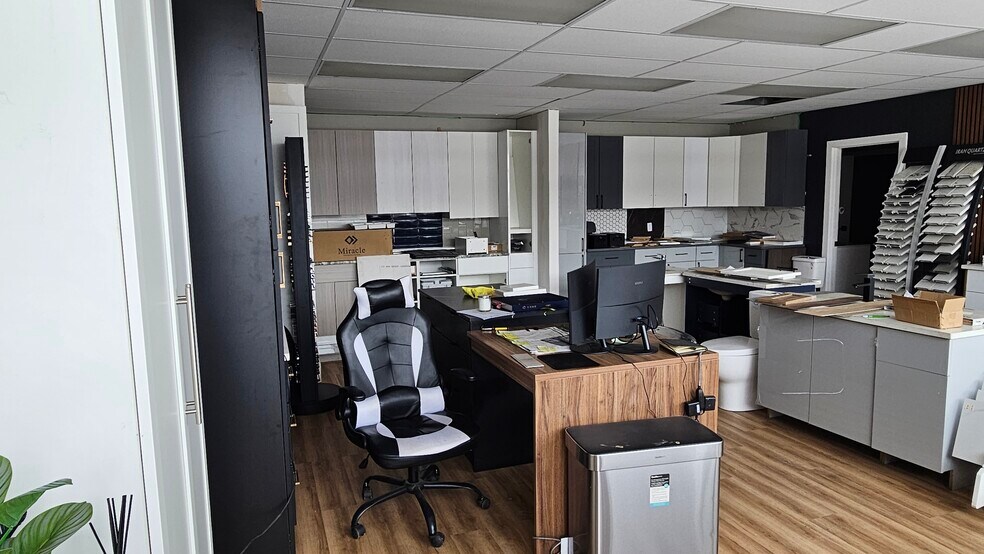 More Photos Of 8849/53 63 Avenue NW, Edmonton Showroom For Lease