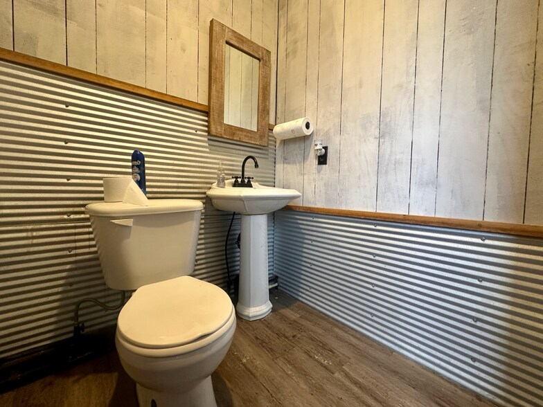 More Photos Of 430 Carthage Rd, Red Boiling Springs Industrial For Sale