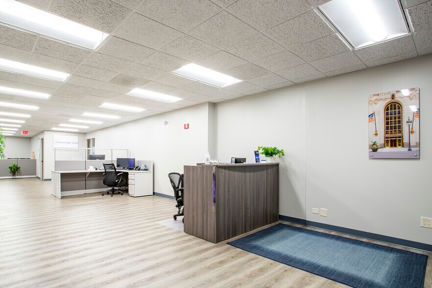 More Photos Of 2340 S River Rd, Des Plaines Office For Lease