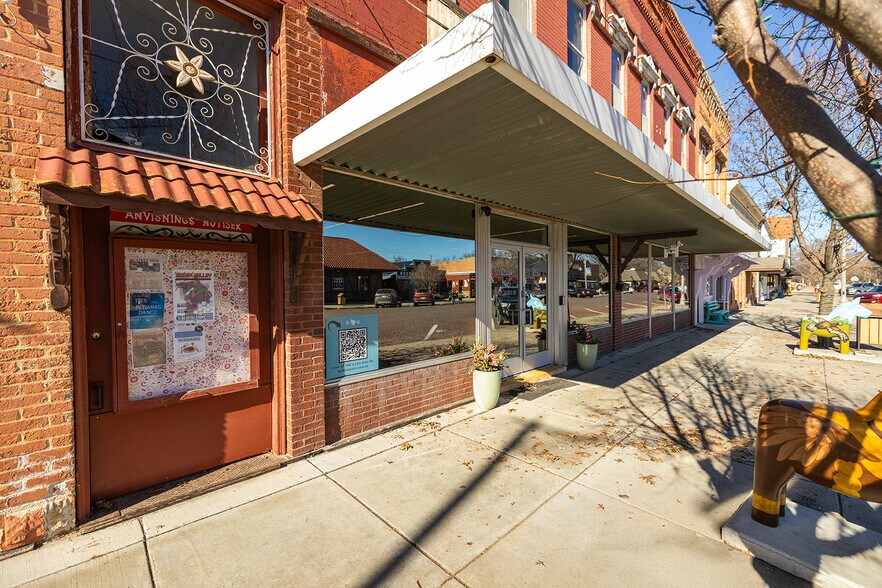 More Photos Of 115 N Main St, Lindsborg General Retail For Sale