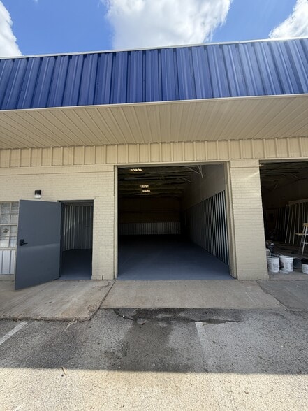 Primary Photo Of 541 Oliver Rd, Montgomery Flex For Lease
