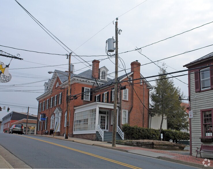 More Photos Of 1 Loudoun St SW, Leesburg Office For Lease