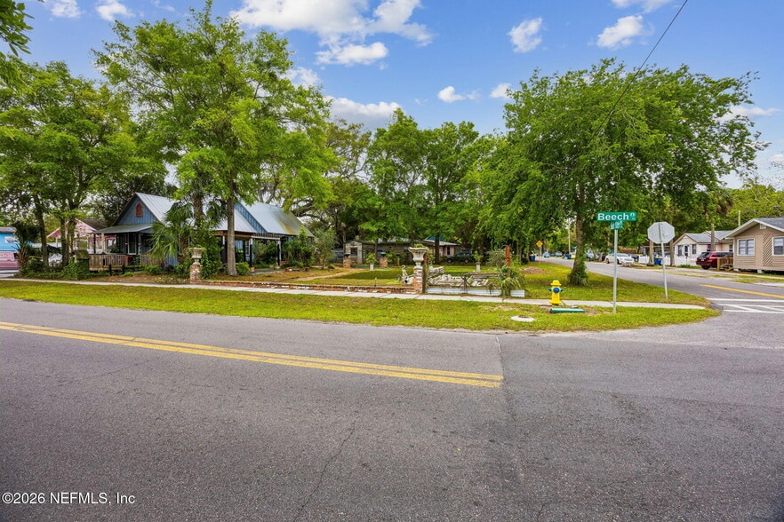 More Photos Of 1008 Beech St, Fernandina Beach Freestanding For Sale