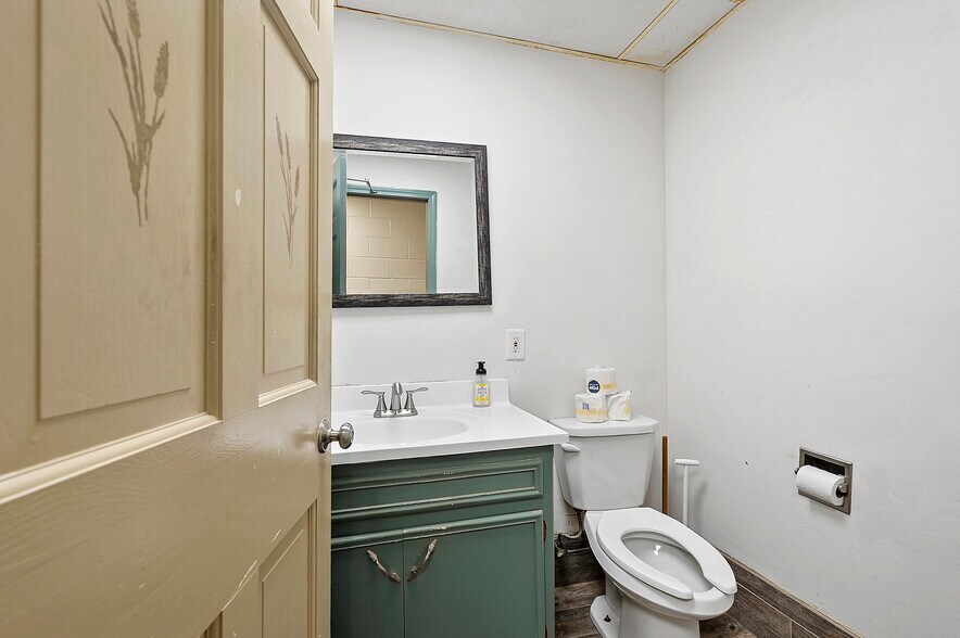 More Photos Of 802 George St, De Pere Freestanding For Sale