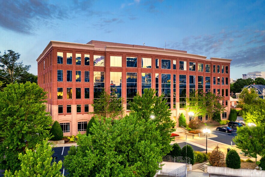 More Photos Of 521 E Morehead St, Charlotte Office Residential For Lease