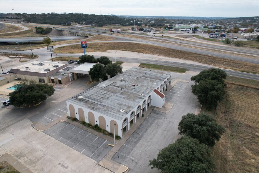 More Photos Of 1312 N Service Rd, Sonora Hotel For Sale