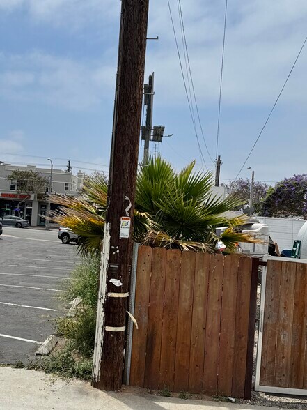 More Photos Of 1434-1444 Garnet Ave, San Diego Storefront For Sale