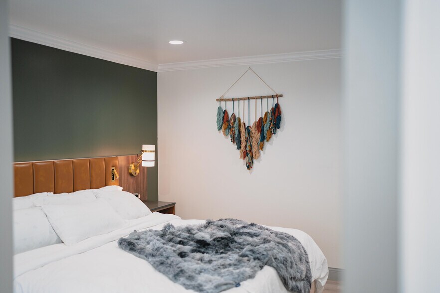 More Photos Of 1107 N Broadway, Santa Maria Hotel For Sale