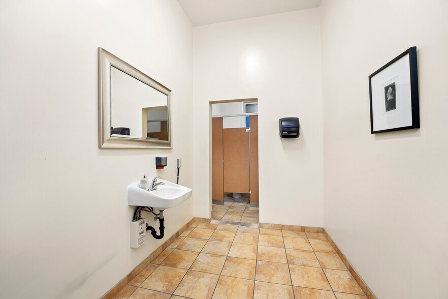 More Photos Of 347 E Weber Ave, Stockton Loft Creative Space For Sale